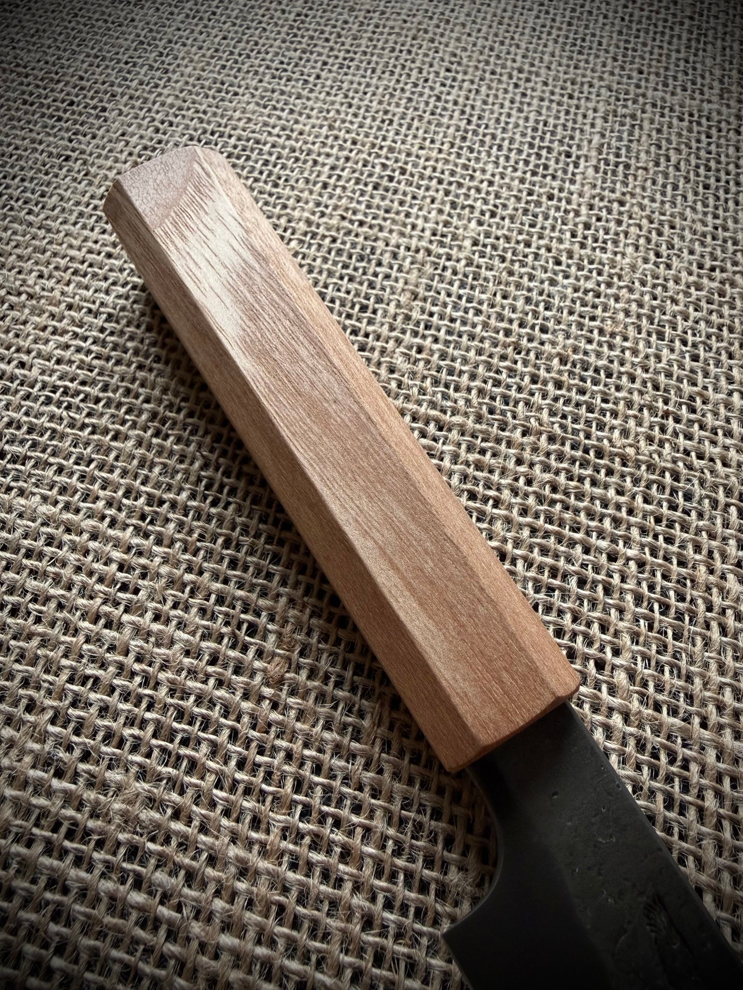 Petty knife | Carbon steel | English walnut handle
