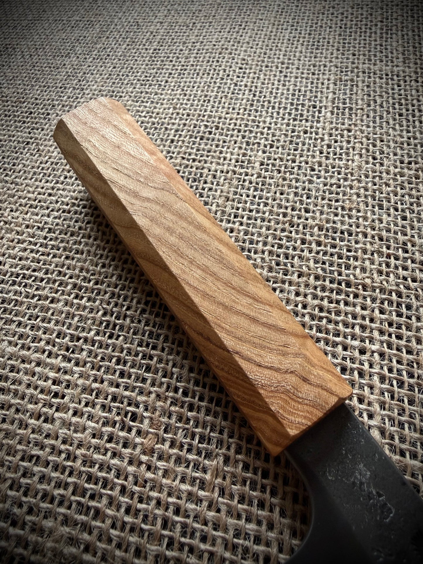 Petty knife | Carbon steel | Ash handle